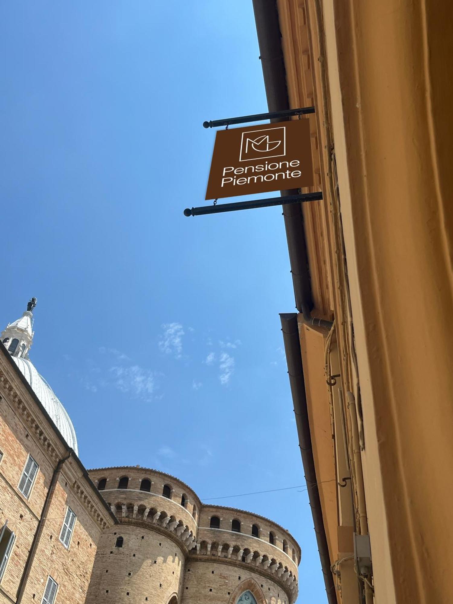 Pensione Piemonte Loreto Buitenkant foto